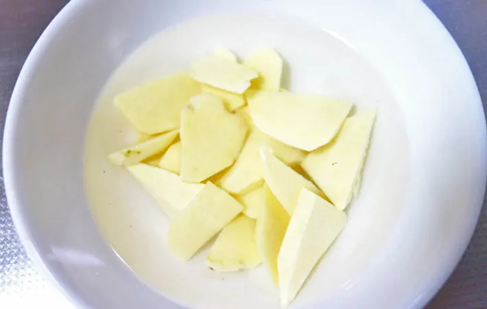 『さつまいものバター煮』を作る写真（撮影：エニママ）