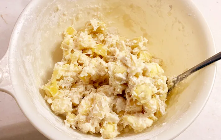 『鬼まんじゅう』を作る写真（撮影：エニママ）