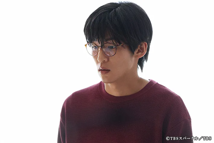 『ザ・ロイヤルファミリー』に出演する目黒蓮さんが写る場面写真