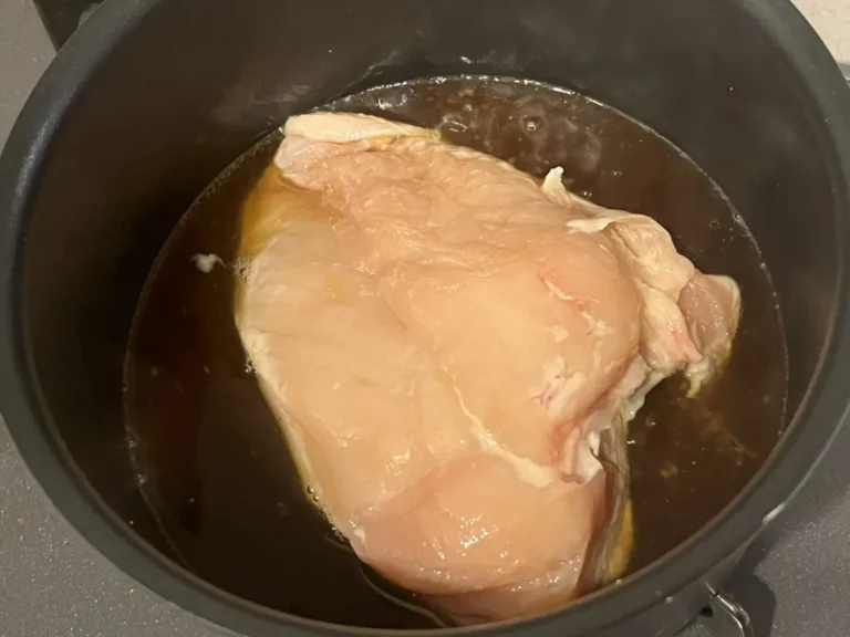 鶏むね肉のチャーシューの調理写真(撮影:grape編集部)