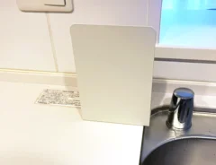 まな板スタンドとブックエンドの写真（撮影：grape編集部）