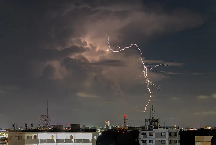 立川高校天文気象部員が撮影した雷の写真