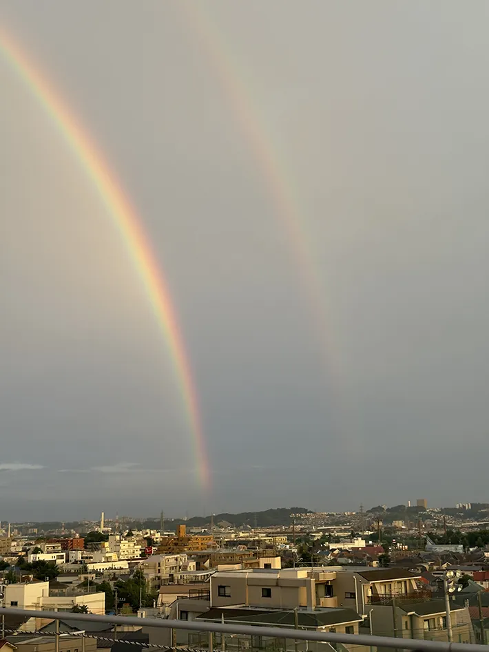 立川高校天文気象部員が撮影した二重の虹の写真
