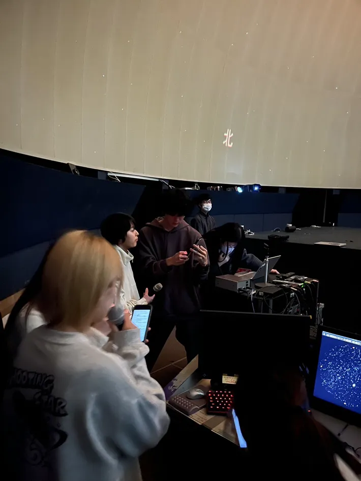 立川高校天文気象部が行うプラネタリウムイベントの写真