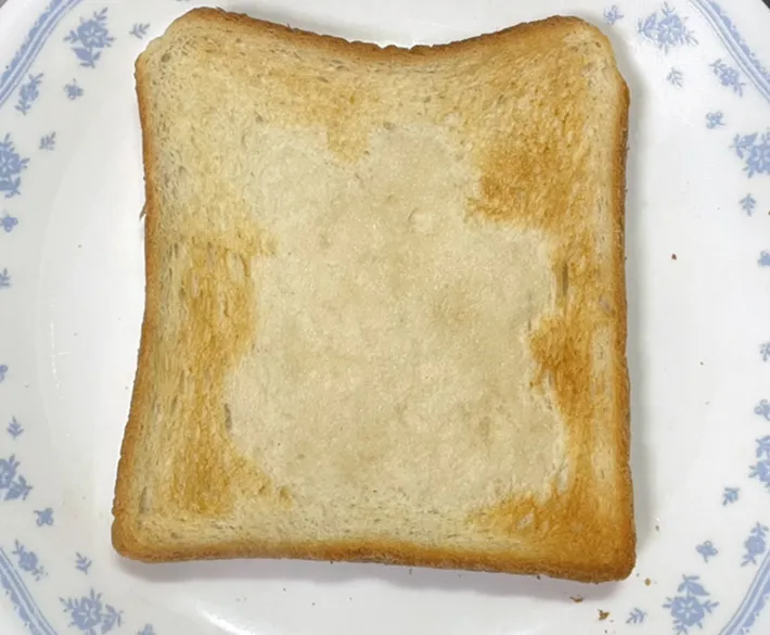 焼き上がったトーストの写真（撮影：grape編集部）