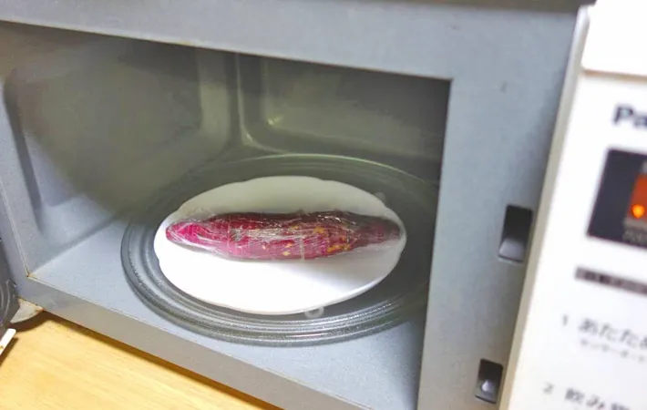 『サツマイモのハッセルバック』を作る写真（撮影：エニママ）