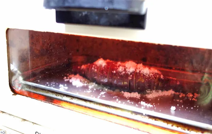 『サツマイモのハッセルバック』を作る写真（撮影：エニママ）