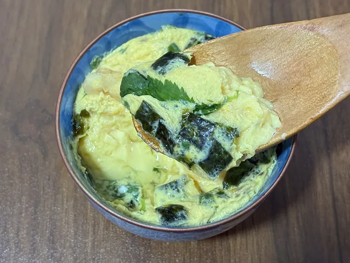 スプーンですくった茶碗蒸しの写真（撮影：grape編集部）