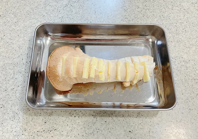 エリンギとベビーチーズ（撮影：grape編集部）