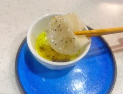 『オリーブオイル塩餅』の完成写真（撮影：エニママ）