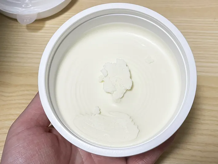 『塗りパン ベイクドチーズケーキ味』の写真（撮影：grape編集部）