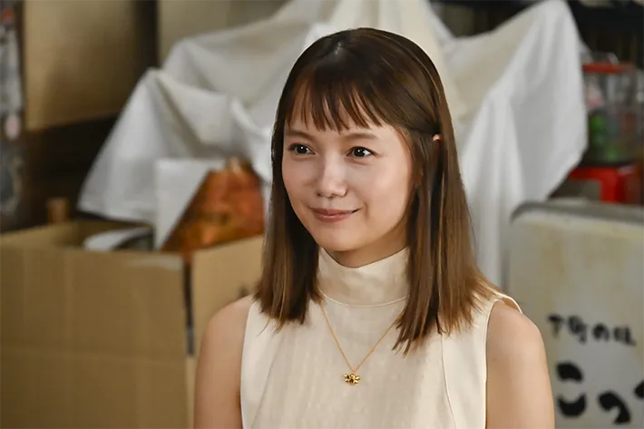 『ちょっとだけエスパー』に出演する宮﨑あおいさんが写る場面写真