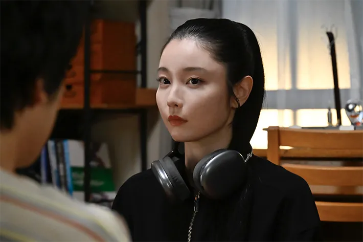 『ちょっとだけエスパー』に出演する向里祐香さんが写る場面写真