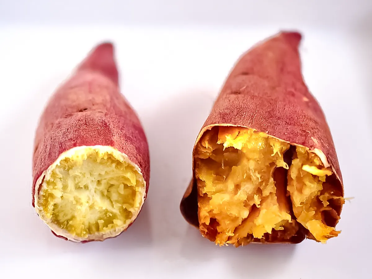 加熱したサツマイモと市販の焼き芋の写真(撮影:小泉明代)