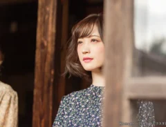 座禅をする女性の写真