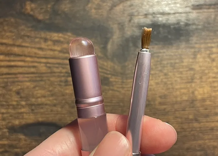 リップブラシ2本の写真（撮影：grape編集部）