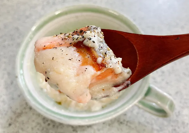 鮭とポタージュスープ（撮影：grape編集部）