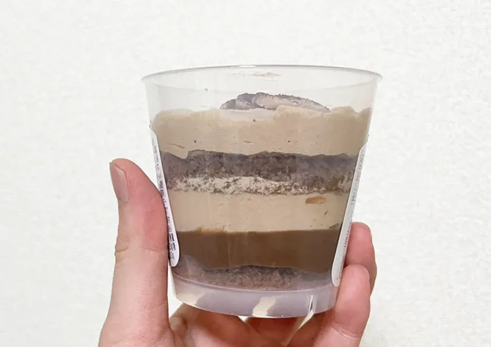 『植物生まれのチョコケーキ』断面の写真（撮影：grape編集部）