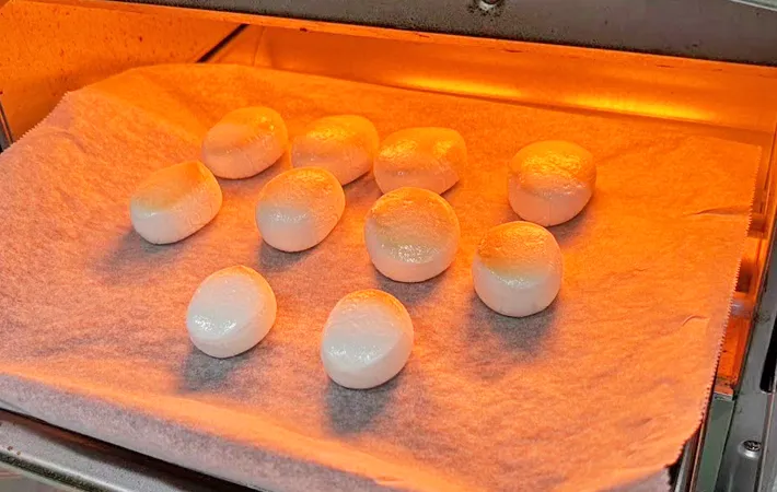 『焼きマシュマロクッキー』を作る写真（撮影：キジカク）