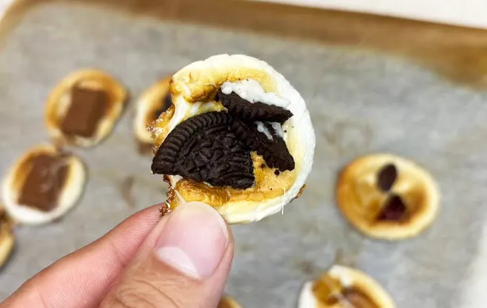 『焼きマシュマロクッキーにトッピング』の完成写真（撮影：キジカク）