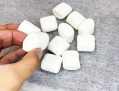 『焼きマシュマロクッキー』を作る写真（撮影：キジカク）