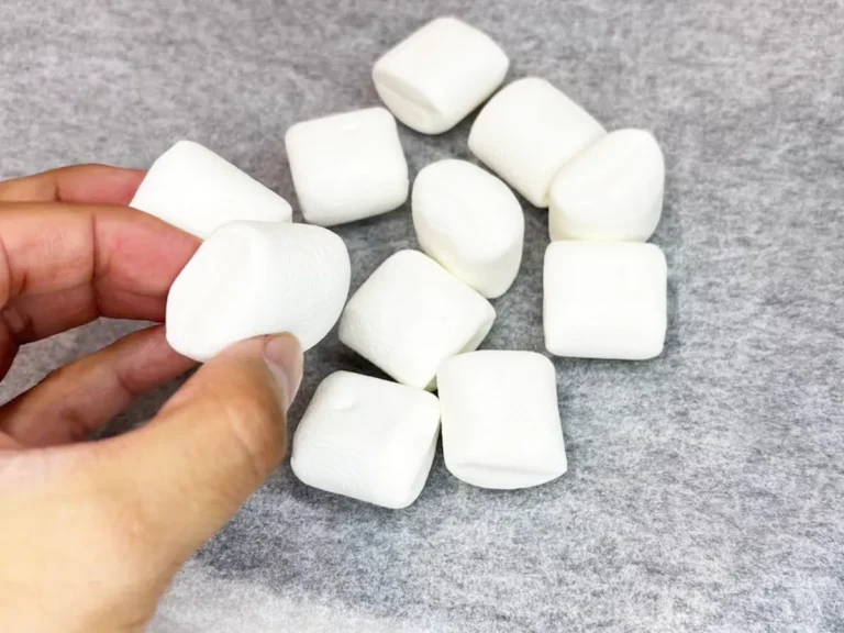 『焼きマシュマロクッキー』を作る写真(撮影:キジカク)