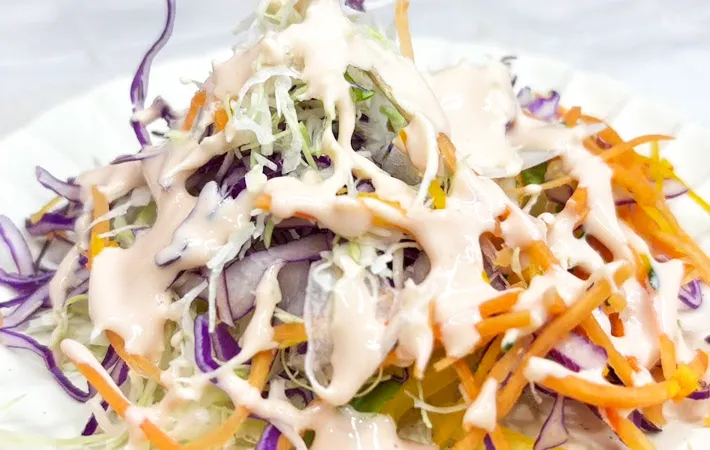 『カスピ海ヨーグルトドレッシング』の完成写真（撮影：キジカク）