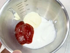 ドレッシングを作る写真（撮影：キジカク）