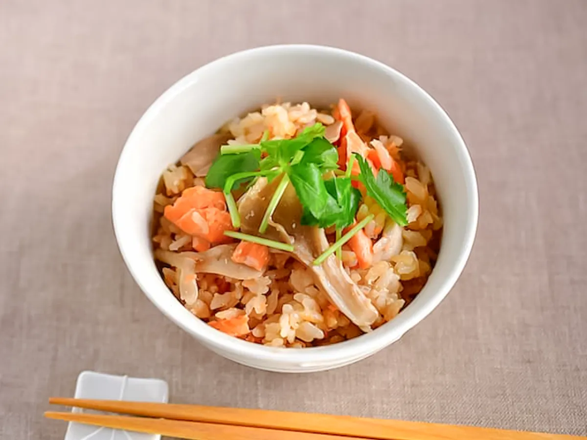 完成した炊き込みご飯の写真(撮影:小泉明代)