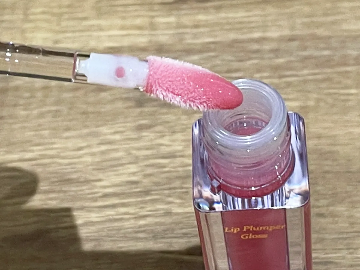 『リッププランパーグロス シャインピンク』の写真（撮影：grape編集部）