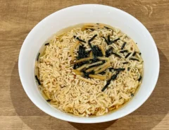 『チキンラーメン』と『お茶づけ海苔』（撮影：grape編集部）