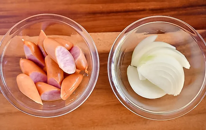 ウインナーとタマネギの写真（撮影：小泉明代）