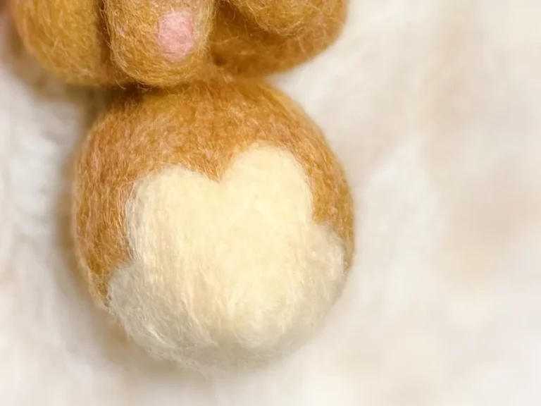 羊毛フェルトでイーブイを表現した作品の写真