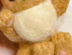 羊毛フェルトでイーブイを表現した作品の写真