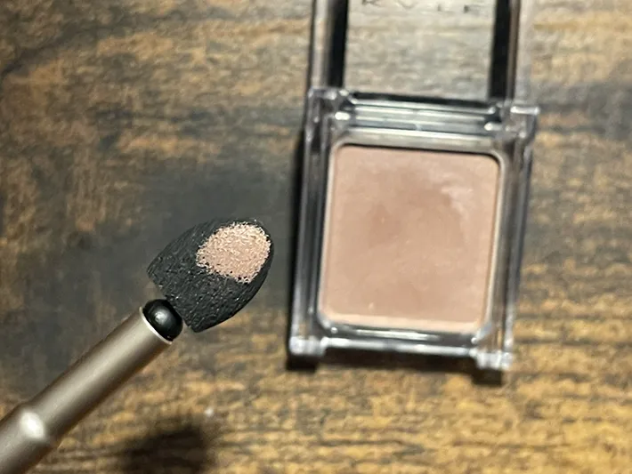 『ACアイシャドウチップ（アタッチメント付）』の写真（撮影：grape編集部）