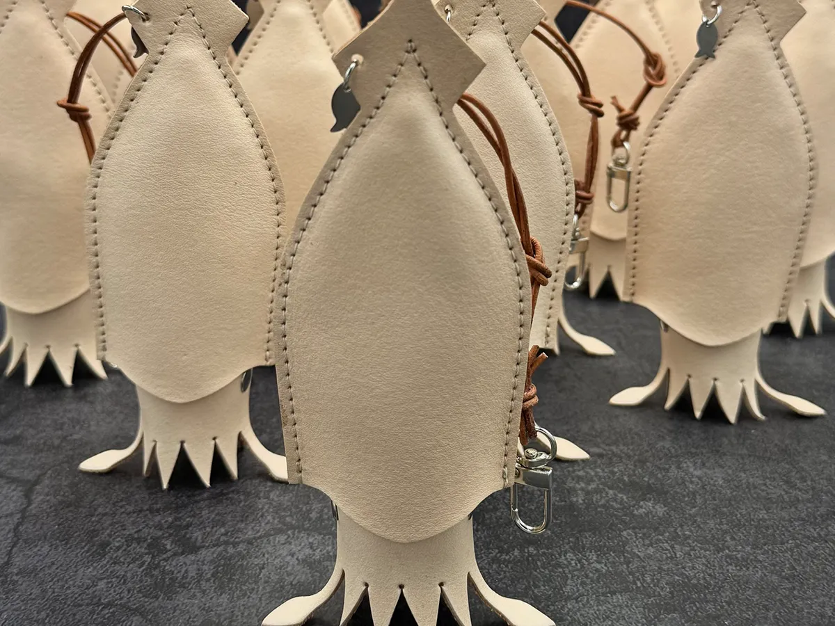 使用前の『育てるスルメイカキーケース』