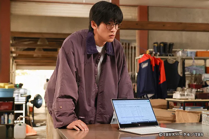 『ザ・ロイヤルファミリー』に出演する目黒蓮さんが写る場面写真