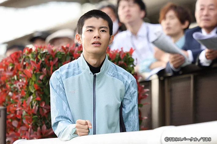 『ザ・ロイヤルファミリー』に出演する市原匠悟さんが写る場面写真