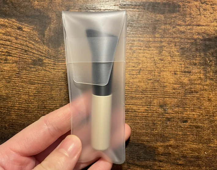 『コンパクトブラシ』の写真（撮影：grape編集部）