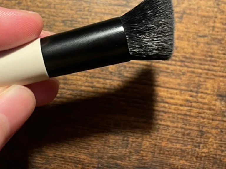 『コンパクトブラシ』の写真(撮影:grape編集部)