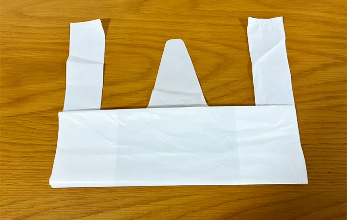 ビニール袋のかわいいたたみ方（撮影：grape編集部）