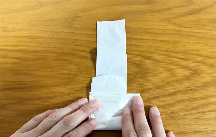 ビニール袋のかわいいたたみ方（撮影：grape編集部）