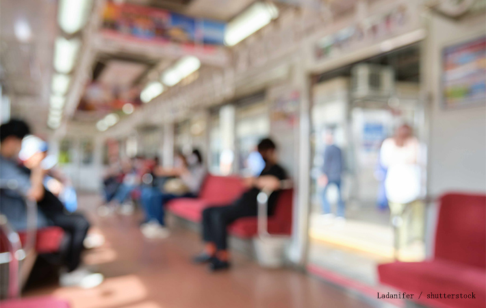 電車内のイメージ画像