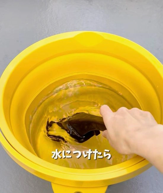 水を含ませる様子