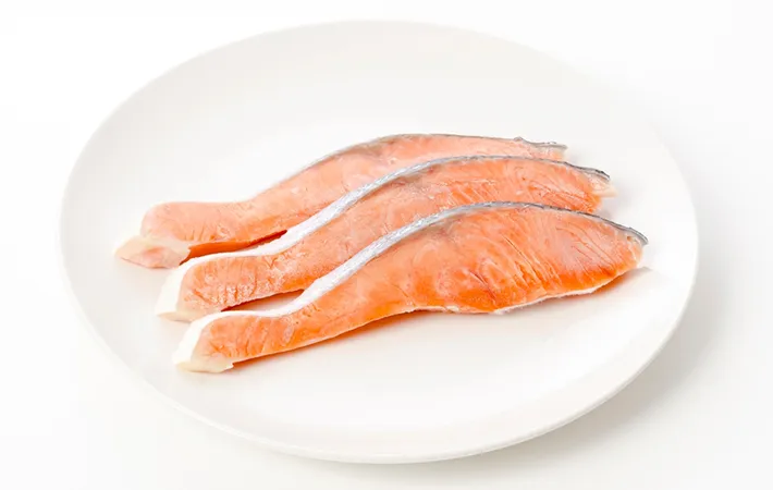 一度解凍した鮭は再冷凍できる？