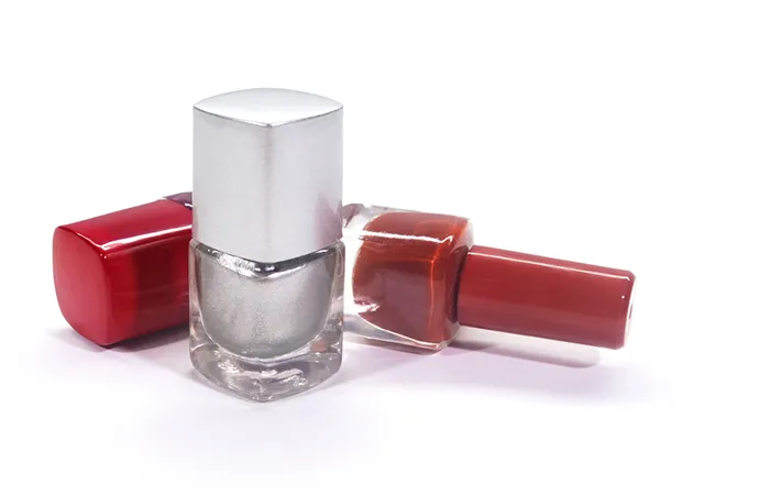 薄め液でマニキュアを復活させる