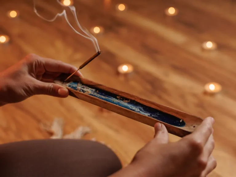 お香立ての代用品7選！使う時やお香を楽しむ時の注意点も解説