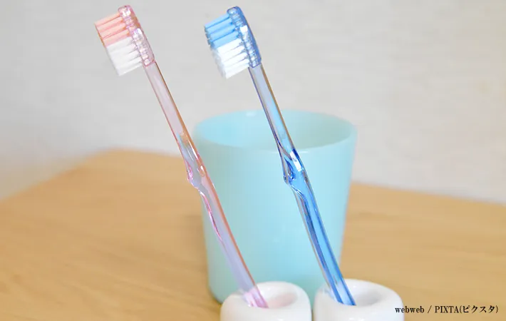 2．歯ブラシ立てと小皿