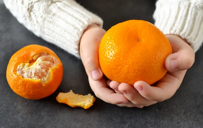 ミカンを揉むと、酸味が減って甘くなる
