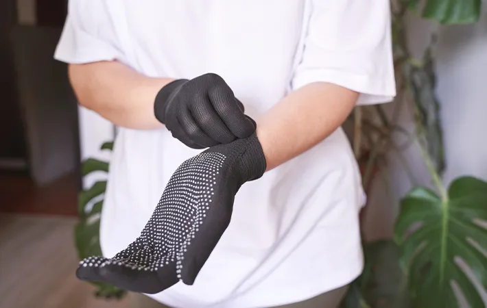 素手で作業しない